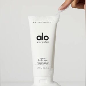 Alo mega-c body wash